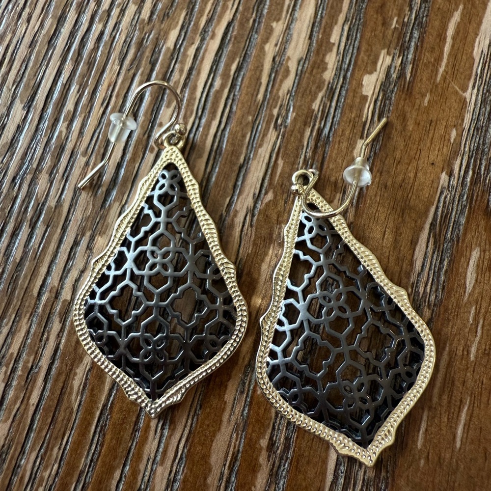 Kendra Scott Addie earrings